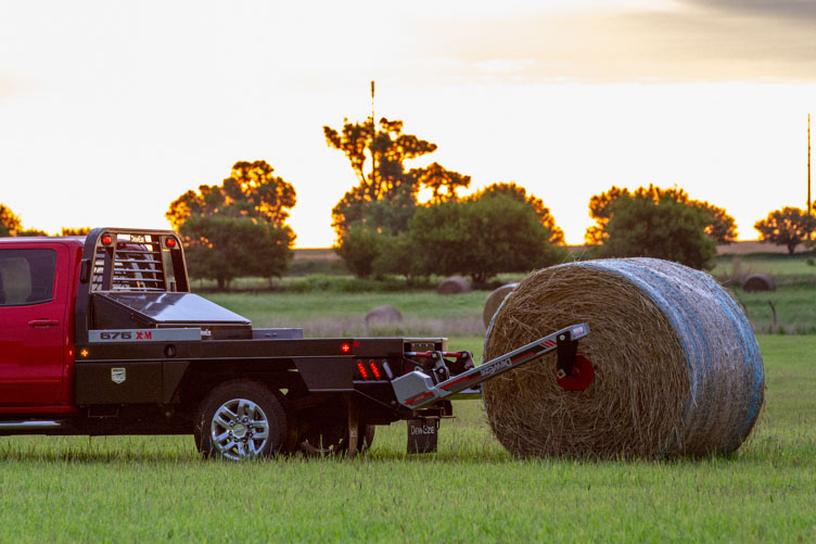 Pivot Squeeze Bale Bed Dakota Fluid Power